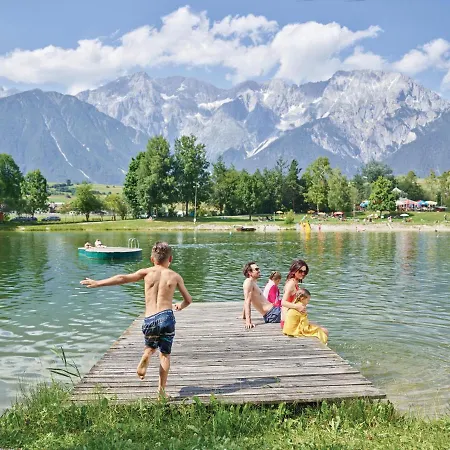 Kail Thomas Apartamento *