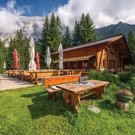 Apartment Kail Thomas