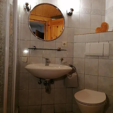 Kail Thomas Apartment *